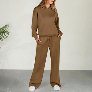 Ensemble pantalon de survêtement et sweat à capuche avec poche cargo pour femmes - Product Image 2