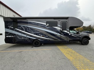 J-a-y-c-o S-e-n-e-c-a X-t 3-2-U 2023 usado en venta - Product Image 2