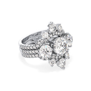 Bague de fiançailles classique en or massif 14 carats avec diamant rond de 4,43 carats, personnalisée REYES, certifiée IGI, bijoux fins - Product Image 4