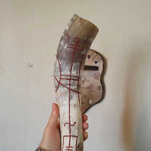 Tasse à boire en corne véritable polie avec support en cuir pour mariage ou maison - Product Image 1