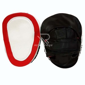 RC Fitness Wears - Manoplas de Boxeo MMA de Cuero Personalizadas, Almohadilla de Entrenamiento, Paleta de Taekwondo, Objetivo de Patadas, Duraderas y Ecológicas - Product Image 6