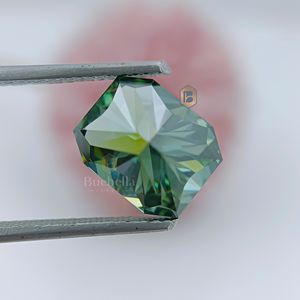 Diamante Suelto Blanco Sintético (Cultivado en Laboratorio) de Corte Baguette Cónico de 2.50ct, Tallado a Mano para Joyería Artesanal - Product Image 3