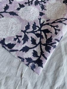 Tela de Algodón Estampada a Mano con Diseño Floral de Lavanda, Diseño Botánico Europeo Minimalista - Product Image 3