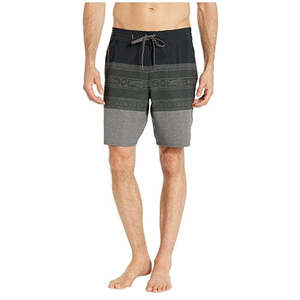 Pantaloncini da uomo Quiksilver con motivo geometrico Libertribs neri taglia 40 - Product Image 1