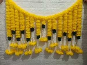 ดอกดาวเรืองสีเหลืองใบเขียว โทรันสำหรับตกแต่งเทศกาลอินเดียใต้, เก็นดา ฟูล มาลาแบบฟู, ของตกแต่งงานแบบฮาล์ฟซารี - Product Image 3