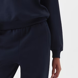 Sudadera Corta para Mujer con Diseño de Hombros Caídos, Servicio OEM con Logotipo Personalizable, Material de Alta Calidad para Invierno, Precio Económico - Product Image 4
