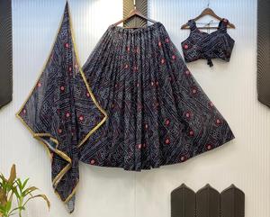 Lehenga Choli de créateur pour le festival indien Gujarati, très vendu pour les femmes, tenue ethnique exclusive, style de fête et de mariage - Product Image 4