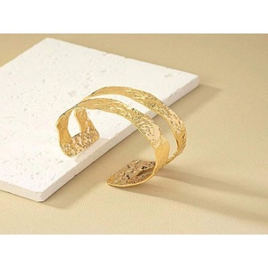 ห่วงโซ่ทองเหลืองสองชั้นเคลือบเงาแบบเรียบง่ายทันสมัยห่วงโซ่เชื่อมหินเพชรทรงผิดปกติของขวัญแฟชั่นที่สมบูรณ์แบบคู่รัก - Product Image 4