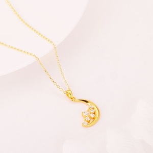 สร้อยคอจี้ดีรูปพระจันทร์สีทองพร้อมสายโซ่ - Product Image 3