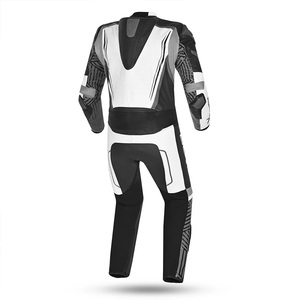 Combinaison de moto en cuir universelle avec protection certifiée CE et coupe pré-incurvée - Product Image 2