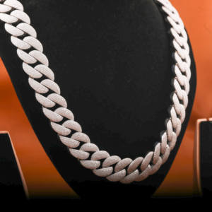 Collier exclusif en diamant Moissanite Chaîne ronde audacieuse pour les événements de la haute société et les rassemblements d'élite - Product Image 4