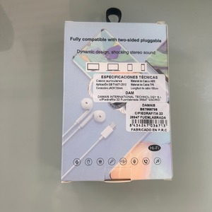 Audífonos GL-4A Tipo-C con Micrófono, Sonido Estéreo de Alta Fidelidad, Control Integrado, Audífonos con Cable Compatibles con Teléfonos/Tabletas Tipo-C - Product Image 3