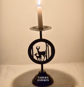 Bougeoir mince en fer noir avec haut profil étroit et aspect oiseau laser pour une lumière contemporaine élégante dans des intérieurs raffinés - Product Image 3