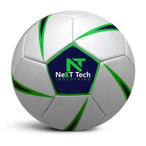 Ballon d'entraînement de football Matériau PU à des fins d'entraînement avec conception personnalisée et logo personnalisé par Next Tech Industries - Product Image 1