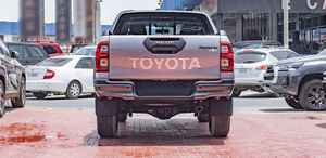 Neuf / Occasion GRIS 2023 TOYOTA HILUX SR5 ADVENTURES DC 360 Caméra Arrière Capacité de Charge 31-40T Émissions Diesel / Essence Automatique - Product Image 6