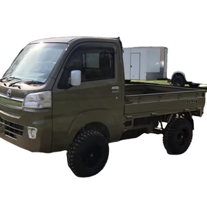 Camry 2016, Camioneta Mini, Automática/Manual, Turbo, Tracción Trasera, Asientos de Tela, R17, Interior Oscuro - Product Image 1