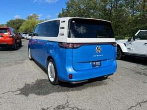 Volkswagen ID.Buzz 2025 Perfect Clean Blue, 1.ª Edición, 4Motion, Motor Eléctrico, Volante a la Izquierda, Asientos con Calefacción, Sistema de Navegación - Product Image 4
