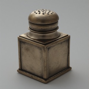 Molinillo de pimienta y coctelera de latón vintage con acabado de cobre pulido liso diseñado artesanalmente para interiores de comedor decorativos - Product Image 1