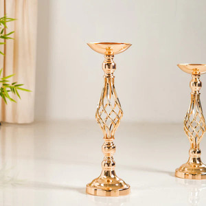Vente chaude à la main Design 3 pièces pilier bougeoir ensemble finition or brillant métal T lumière support usage domestique modèle centres de table - Product Image 5
