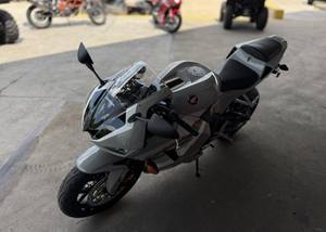 Authentique 2026 Honnda CBR600RR - Product Image 3