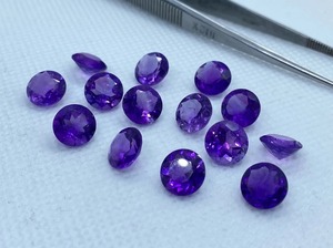 Pierres précieuses naturelles Mehrajudin, améthyste africaine (seconde qualité), pierres précieuses rondes en vrac, violettes, 6x6 mm, 1-2 carats, phosphorescentes - Product Image 2