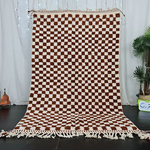 Tapis en laine Beni Ourain marron fait à la main tapis marocain à carreaux de conception personnalisée pour la maison décor de noël tapis de noël en laine marron - Product Image 1