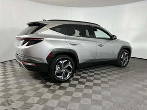 Usado 2024 para Híbrido Limited AWD, Volante a la Izquierda, Color Oscuro, ACC, Llantas de Aleación R17, Asientos de Cuero, Techo Solar, Arranque Remoto, Navegación - Product Image 6