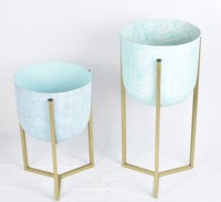 Jardinière en métal finition bleu clair moderne |   Support en acier avec revêtement en poudre dorée |   Maison moderne de luxe légère, durable et écologique