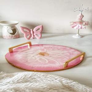 Plateau décoratif durable en résine fait à la main pour l'organisation de table servant des boissons et des collations ou présentoir dans le salon - Product Image 2