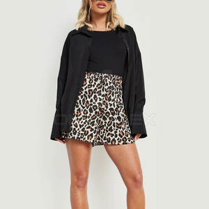 2025 Shorts pour femmes de couleur personnalisée avec poches prix de vente entier femmes Shorts pour femmes taille moyenne à vendre - Product Image 3