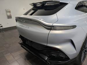 Aston Martin DBX 707 AWD SUV 2024 con motor V8 biturbo de 4.0L - Product Image 4