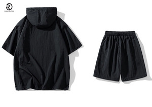 OEM/ODM verano transpirable con capucha manga corta y pantalones cortos chándal 2 piezas entrenamiento ropa deportiva Jogging chándales conjunto para hombres - Product Image 2