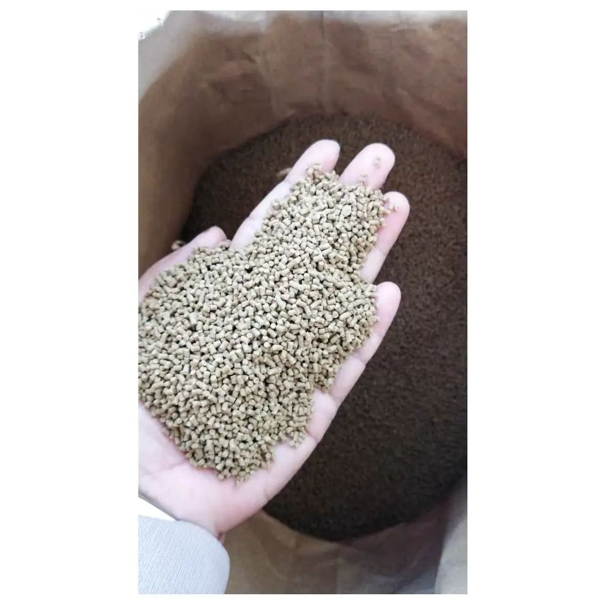 Bán buôn Đen Tiger tôm thức ăn 12% độ ẩm dài thời hạn sử dụng cá bữa ăn pellet mô hình 5004 tanh mùi trong túi bao bì