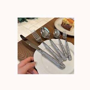 Juego de utensilios de cocina modernos de acero inoxidable pulido con espejo plateado con elegante Mango en relieve juego de cubiertos diseño Vintage - Product Image 1