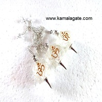 Pendentif OM en Agate Noire Fait Main, Forme Pentagone, Pierre Gemme Reiki Gravée, Art Bouddhiste, Méditation Spirituelle, Objet de Collection Artisanal