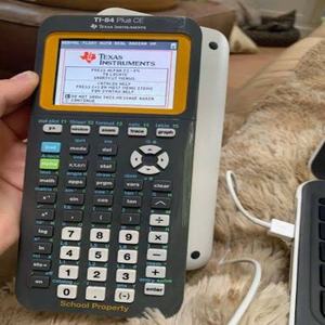 Calculadora Gráfica TI-84 Plus de Texas Instruments, Suministro de Fábrica, TXYI2345 - Programable con Resolución de Pantalla de 445x334 y 8192 - Product Image 1