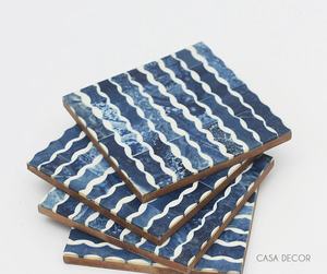 Dessous de verre artware en résine personnalisé avec texture marbrée, ensemble de 4 pièces de dessous de verre décoratifs en résine utilisés dans les hôtels, les bureaux et les bars - Product Image 3