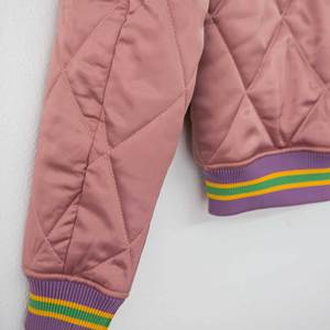 Veste en satin de luxe Sunrise Glow, tissu brillant de haute qualité, vêtement unisexe tendance, parfait pour les vêtements de sport et le port quotidien - Product Image 5