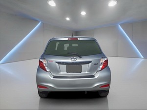 Usado cuidadosamente 2012 To-yo-ta Ya_ris L 2dr Hatchback - Product Image 4