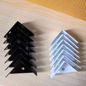 Soporte de Esquina Triangular de Acero Negro de una Sola Cara para Accesorios de Muebles por V - Product Image 6