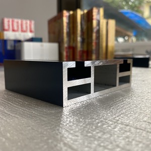 Elevador de aluminio Shalumi, fabricado a petición en Vietnam - Product Image 1