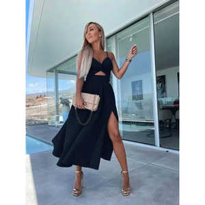 Robe de soirée à bretelles élégante et féminine - Product Image 1