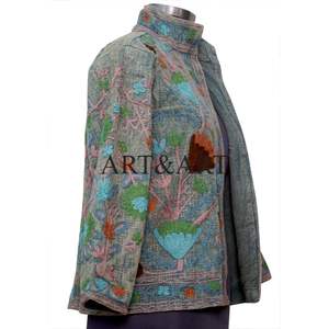 Chaqueta Suzani de Algodón Acolchada y Bordada, Prenda Exterior Étnica Colorida - Product Image 4