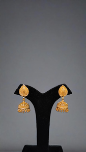 Acheter Boucles d'Oreilles Ensemble avec Conception Traditionnelle 22CT Plaqué Or Jhumka Style Boucles d'Oreilles Bijoux pour Femmes Porter - Product Image 3