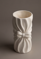 Vase décoratif moderne en métal blanc texturé, idéal pour bibliothèque ou bureau, vente en gros