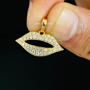 Colgante de Oro de 14K con Forma de Labios y Diamante Natural, Joyería Cristiana de Lujo para Mujer - Product Image 3