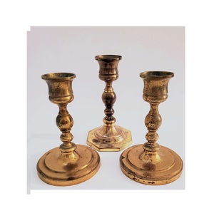 Ensemble de 2 bougeoirs en métal de la plus haute qualité pour la décoration de la chambre à coucher - Product Image 2