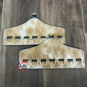 Soporte de Pared para Bufandas y Paños de Cuero Vacuno Premium 2025, Estilo Rústico Occidental con Anillos Metálicos, Organizador Decorativo para el Hogar - Product Image 1