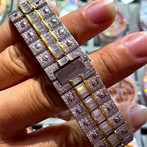 Reloj de Alta Gama con Doble Tono y Diamantes VVS Cultivados en Laboratorio, Esfera Verde, Estilo Cubano, Reloj Hip Hop con Incrustaciones de Diamantes - Product Image 2