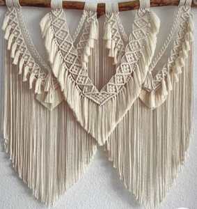 Macramé sostenible colgante de pared al por mayor Diseñado para interiores ecológicos o minoristas que ofrecen piezas únicas y artísticas - Product Image 5